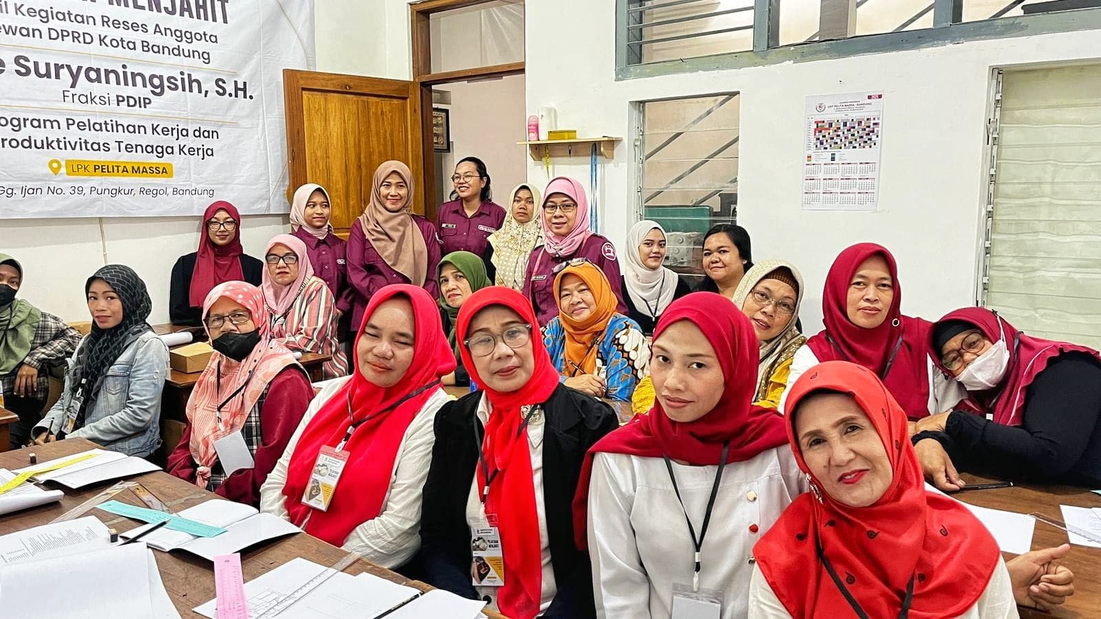 Persiapan Idul Fitri dengan Baju Muslim Buatan Sendiri