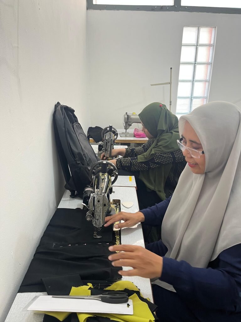 Kegiatan Menjahit Program Pelatihan Wirausaha Musrenbang