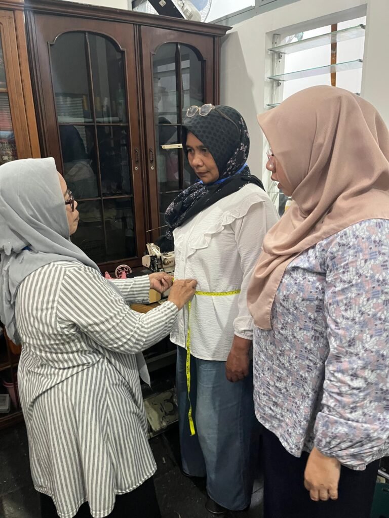 Kegiatan Menjahit Program Pelatihan Wirausaha Musrenbang